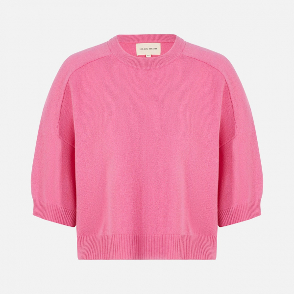 Розовый — цвет любви и свободы, настаивает Пьерпаоло Пиччоли. 30 вещей в палитре новой коллекции Valentino