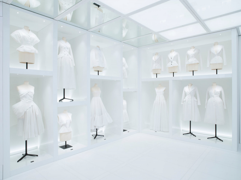 В Париже вновь открывается культовый бутик Dior на авеню Монтень
