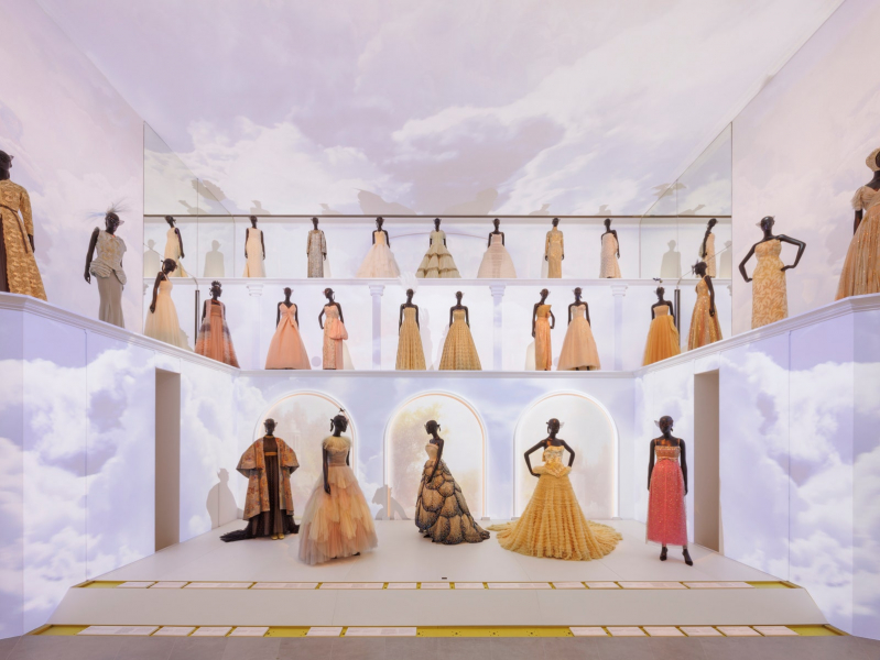 В Париже вновь открывается культовый бутик Dior на авеню Монтень